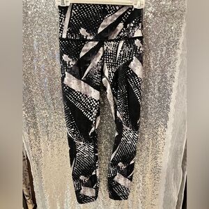 Lululemon Athletica Black and White  Leggings